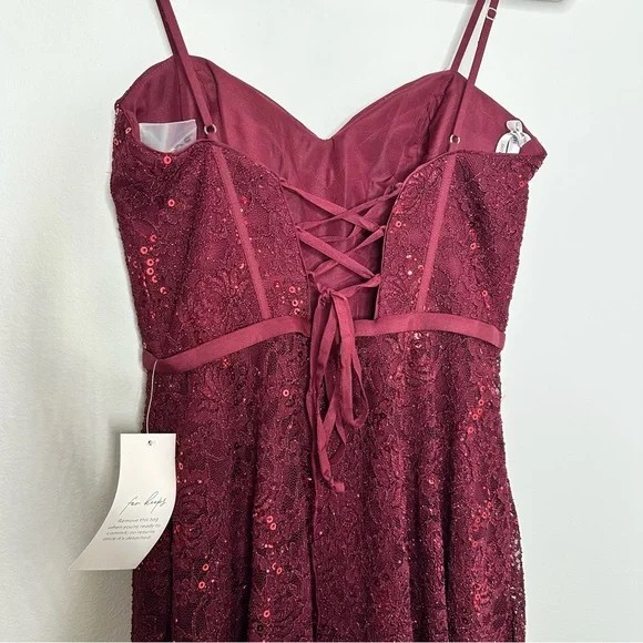 NEW David’s Bridal Jules and Cleo Sparkle Lace Dress with Corset Bodice Wine Red - Picture 9 of 12